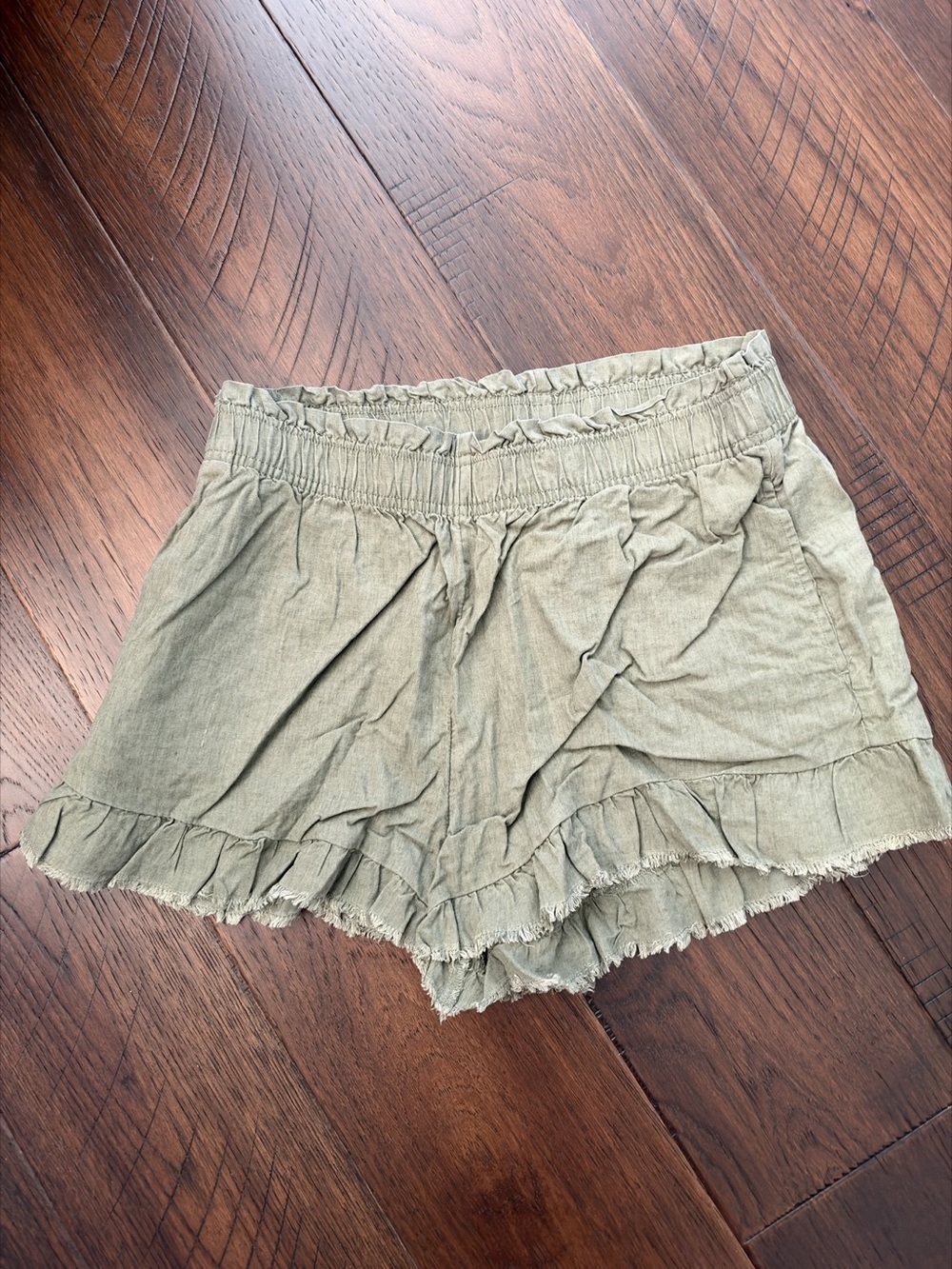 Ruffle Hem Shorts in Green